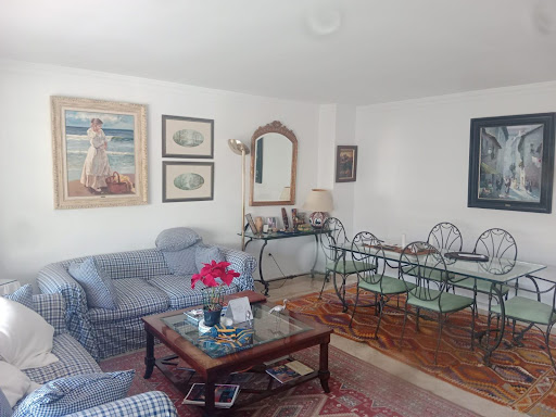 Appartement avec terrasse et piscine 4