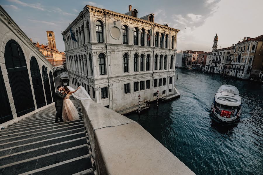 Fotógrafo de casamento Claudiu Negrea (claudiunegrea). Foto de 6 de agosto 2018