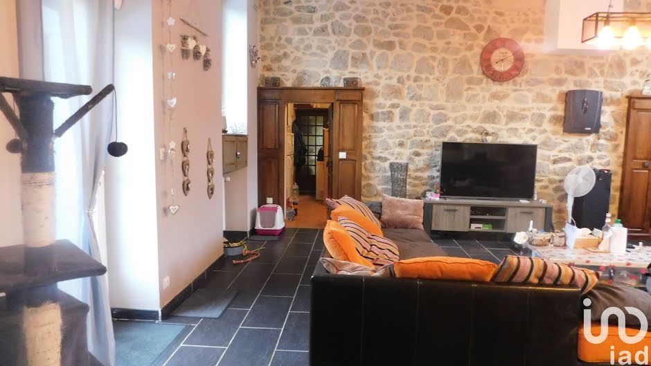 Vente maison 6 pièces 204 m² à Colombier (03600), 189 000 €