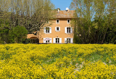 Maison avec piscine et terrasse 2