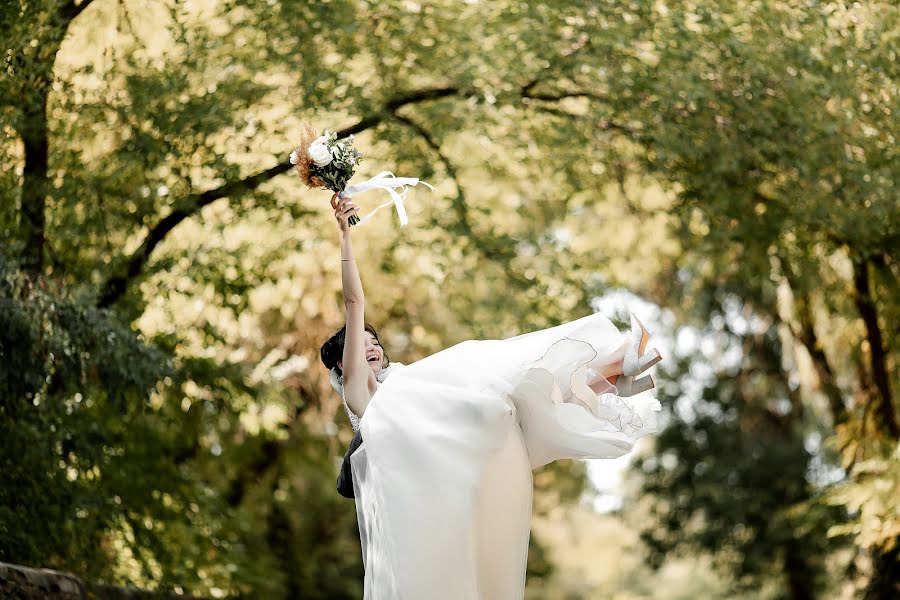 Fotógrafo de casamento Valeriya Myznikova (valeriyapanf). Foto de 28 de setembro 2021