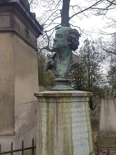 Paris, au Cimetière du Père-La