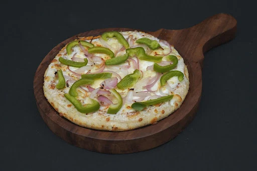 Spicy Chicken Capsicum Pizza