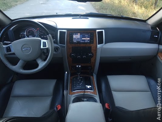 продам авто Jeep Grand Cherokee Grand Cherokee III (WK) фото 3