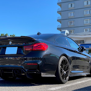 M4 クーペ F82