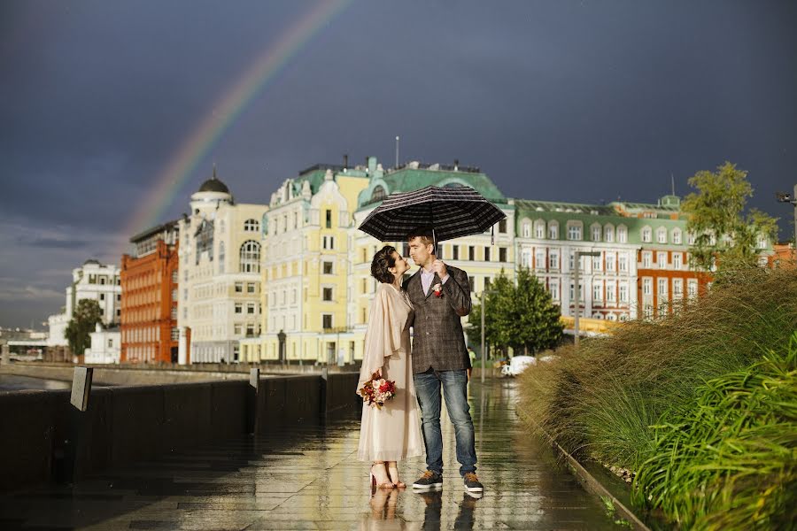 Fotógrafo de bodas Sveta Obolenskaya (svetavesna). Foto del 12 de septiembre 2017