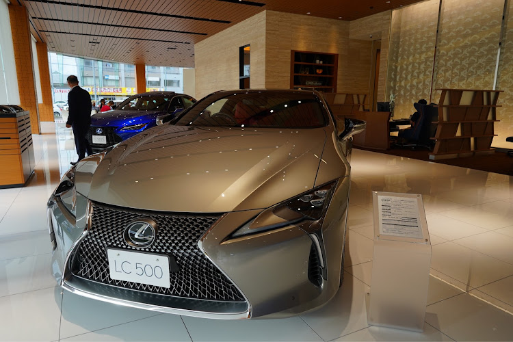 fukase_1さんが投稿したLC500・ディーラーに行ってきたに関するカスタム事例の投稿画像1枚目