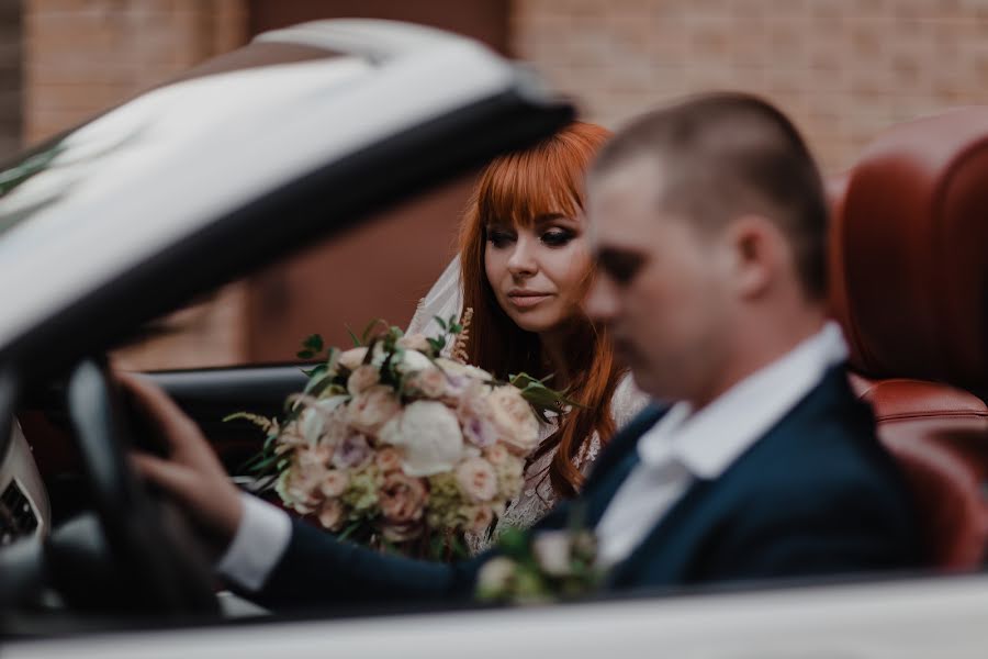 Fotógrafo de casamento Alena Zhalilova (ellyj). Foto de 17 de agosto 2018