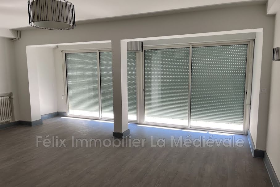 Vente appartement 5 pièces 111 m² à Sarlat-la-caneda (24200), 198 000 €