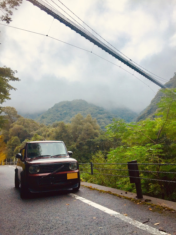 アルトラパンの綾の吊り橋・マンガ倉庫・湾岸ミッドナイト・ゲームでまさかのパパの車・じつは昨日クジが当たりましたに関するカスタム事例の投稿画像1枚目