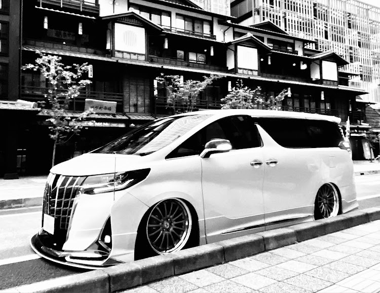 アルファードのAL・VELL機甲師団📸カメラ部に関するカスタム事例の投稿画像2枚目
