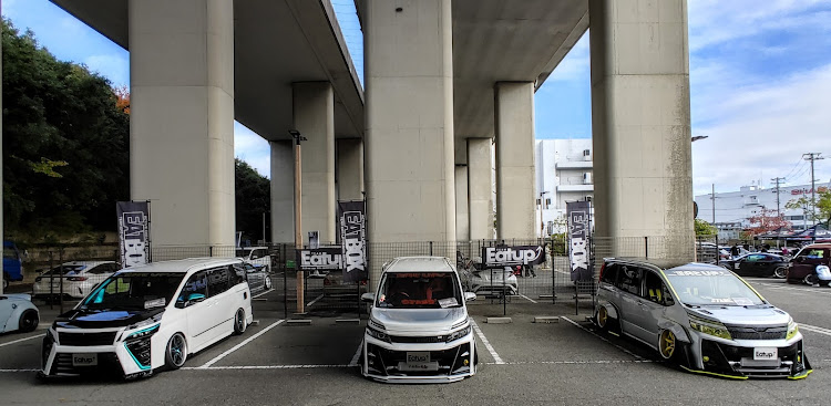 ヴォクシーのWORK WHEEL JACK 4rd・workwheelsjapan・EAT BOX・EAT UP⤴️に関するカスタム事例の投稿画像2枚目