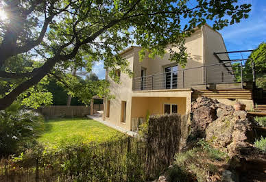 Maison avec piscine et terrasse 20