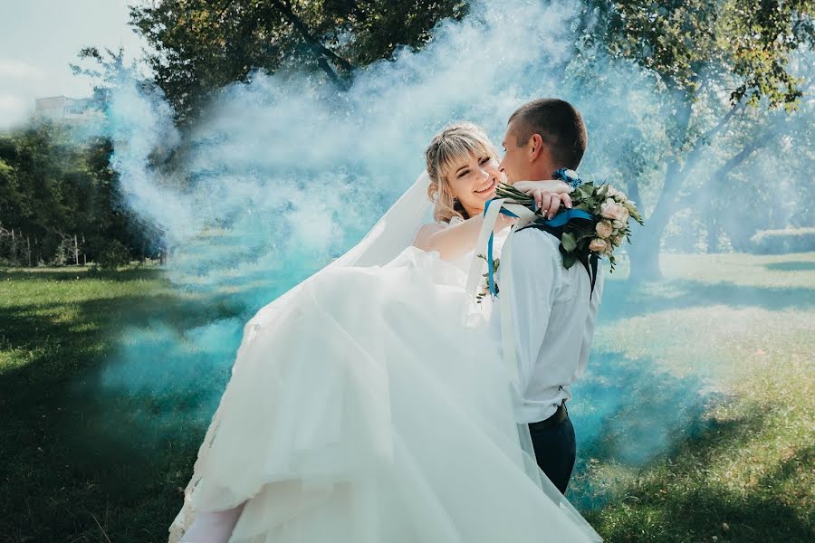 Fotógrafo de casamento Viktoriya Chernaya (vikaphotoua). Foto de 24 de setembro 2019