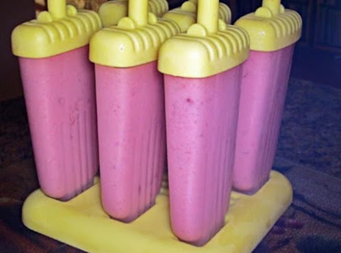 Easy Strawberry Popsicles