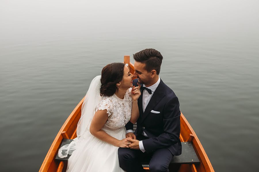 Fotografo di matrimoni Michał Dolibóg (shotsoflove). Foto del 29 ottobre 2019