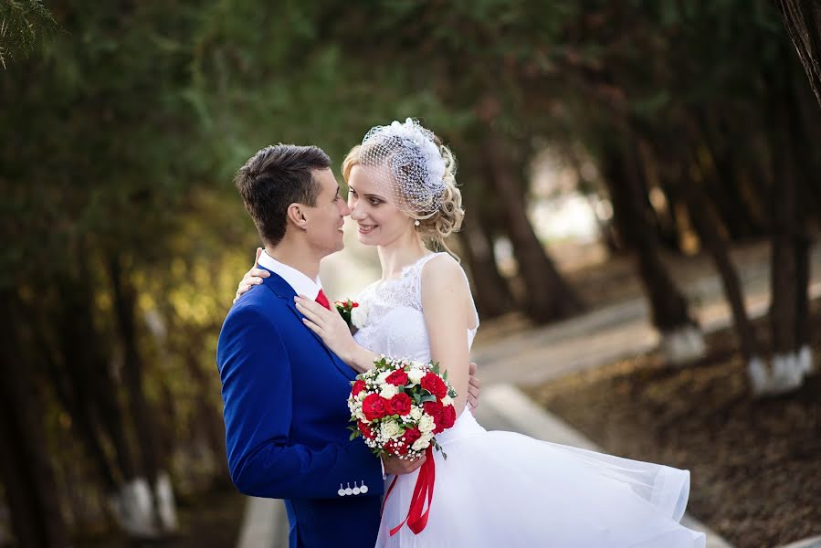 Fotografo di matrimoni Yuriy Golubev (photographer26). Foto del 1 gennaio 2016