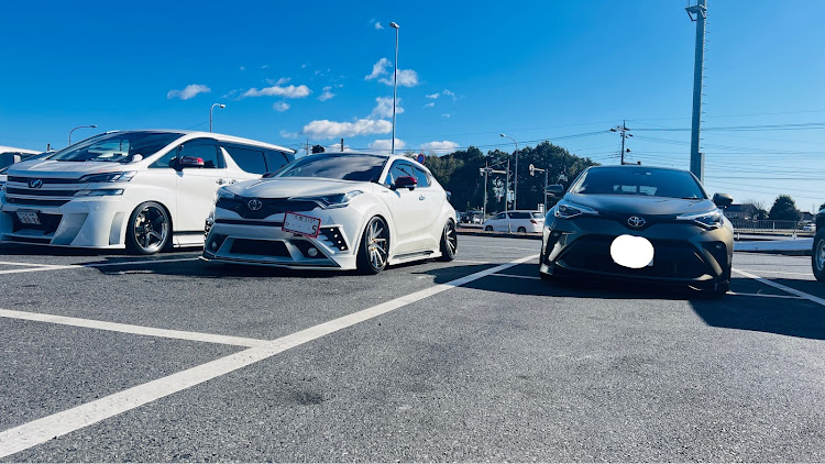 C-HRのkuhl・おかちゃん工房・workcvs・来年もよろしくお願いしますに関するカスタム事例の投稿画像1枚目