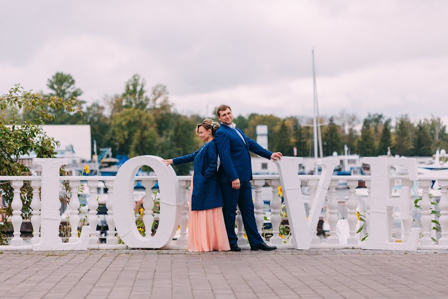 Bröllopsfotograf Sergey Vyunov (vjunov). Foto av 4 oktober 2015