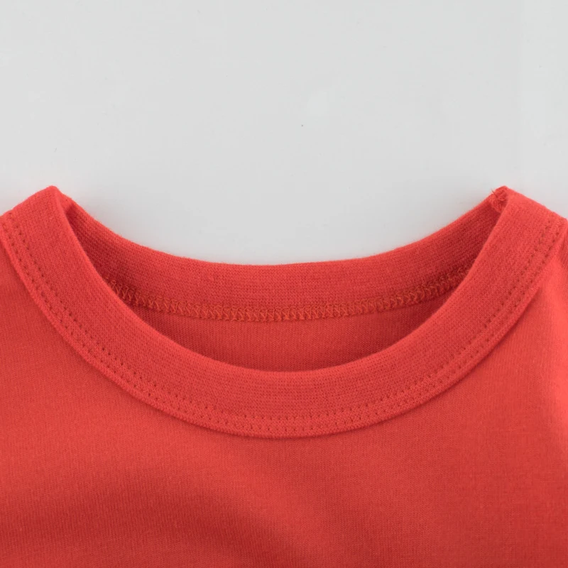 T-shirt deux pièces garçon pour enfants, vêtements de bébé, design imitation, confortable et tendance, parfait pour un look décontracté et stylé au quotidien.