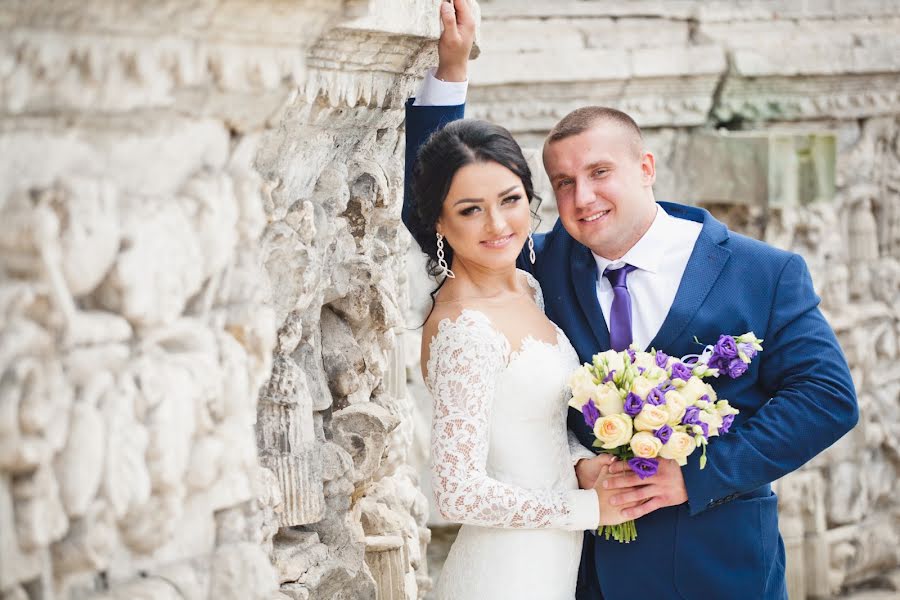 Fotógrafo de casamento Sergey Bezmenov (bezimianniy). Foto de 12 de fevereiro 2019