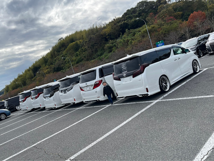 アルファードの淡路ミーティング・高砂会・ゆうや会・グラファイトメタリック・アルファードに関するカスタム事例の投稿画像23枚目