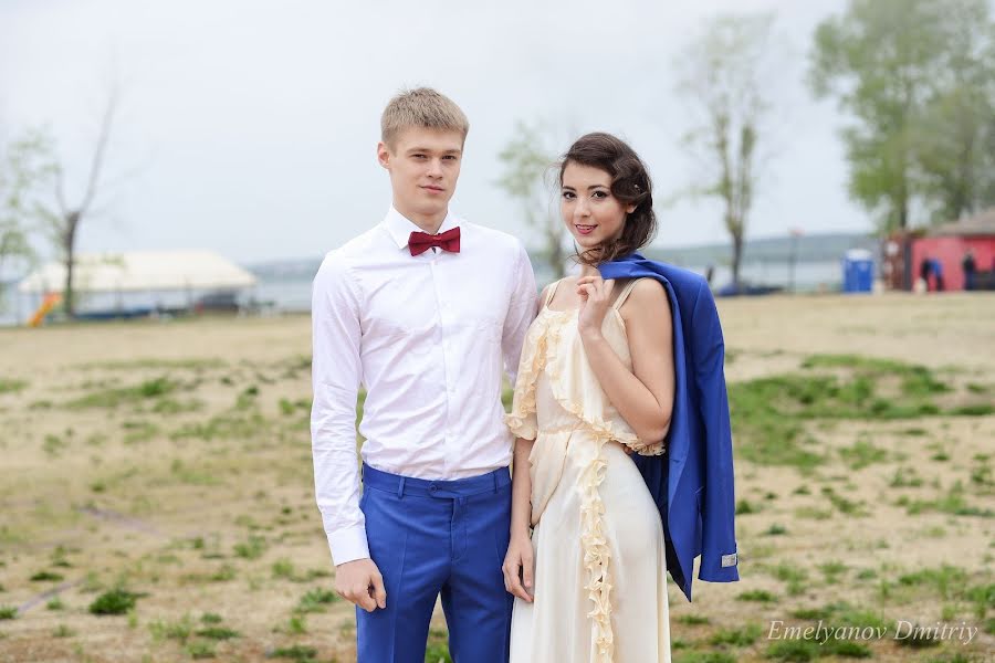 Fotógrafo de casamento Dmitriy Emelyanov (emelyanovekb). Foto de 21 de junho 2015