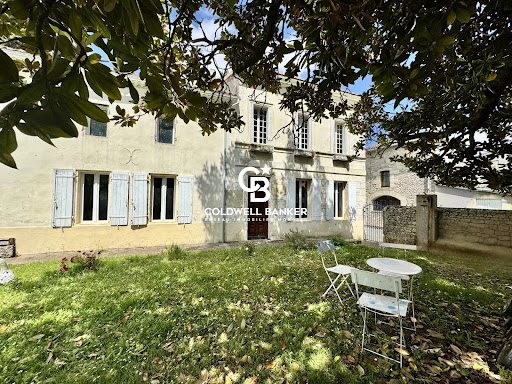 House with pool 2