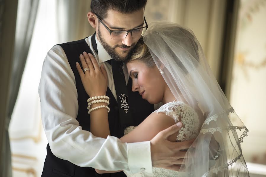 Fotógrafo de casamento Zoltán Kovács (zoltankovacs). Foto de 8 de outubro 2016