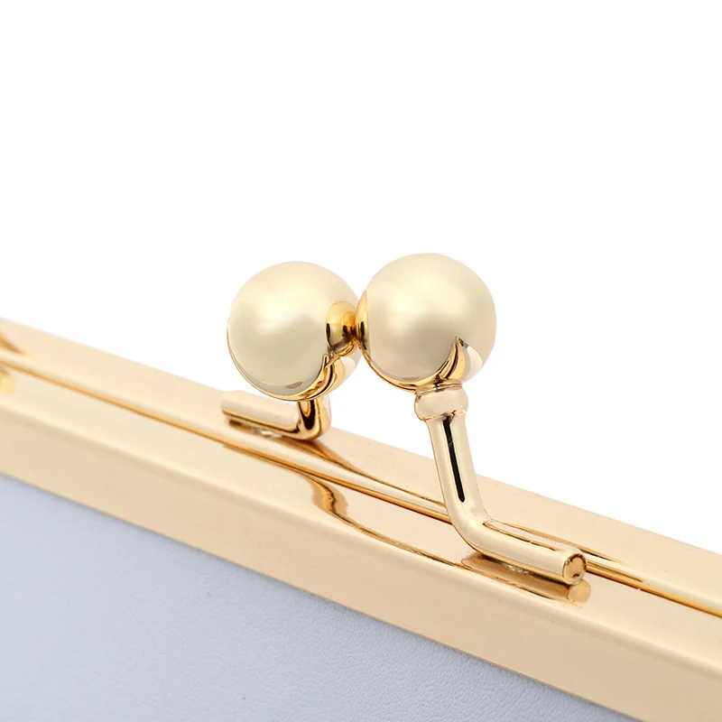 images slider number - 3