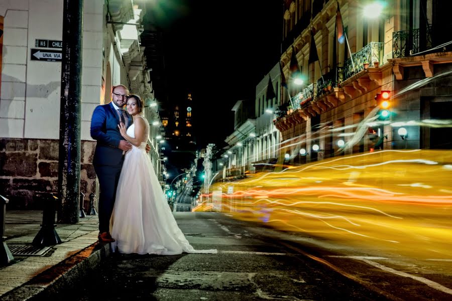 Wedding photographer Diego Granja (weddingimagesec). Photo of 12 July 2018