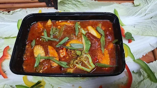 Mix Vegetables In Schezwan Sauce