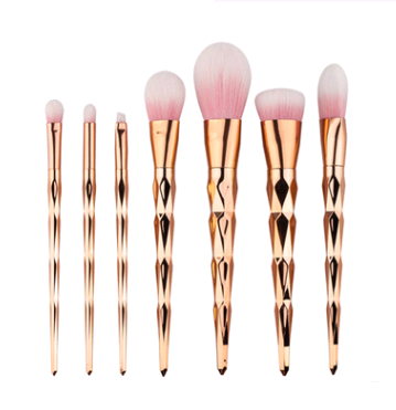 Set de 7 pinceaux de maquillage diamant, outils essentiels pour un teint parfait. Comprend un pinceau fond de teint et autres.