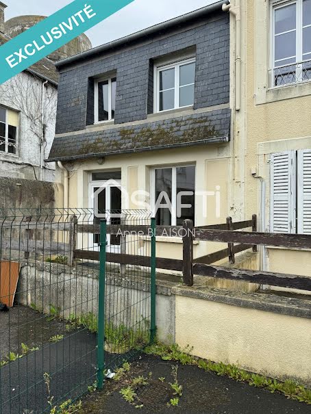 Vente maison 5 pièces 107 m² à Isigny-sur-Mer (14230), 115 800 €