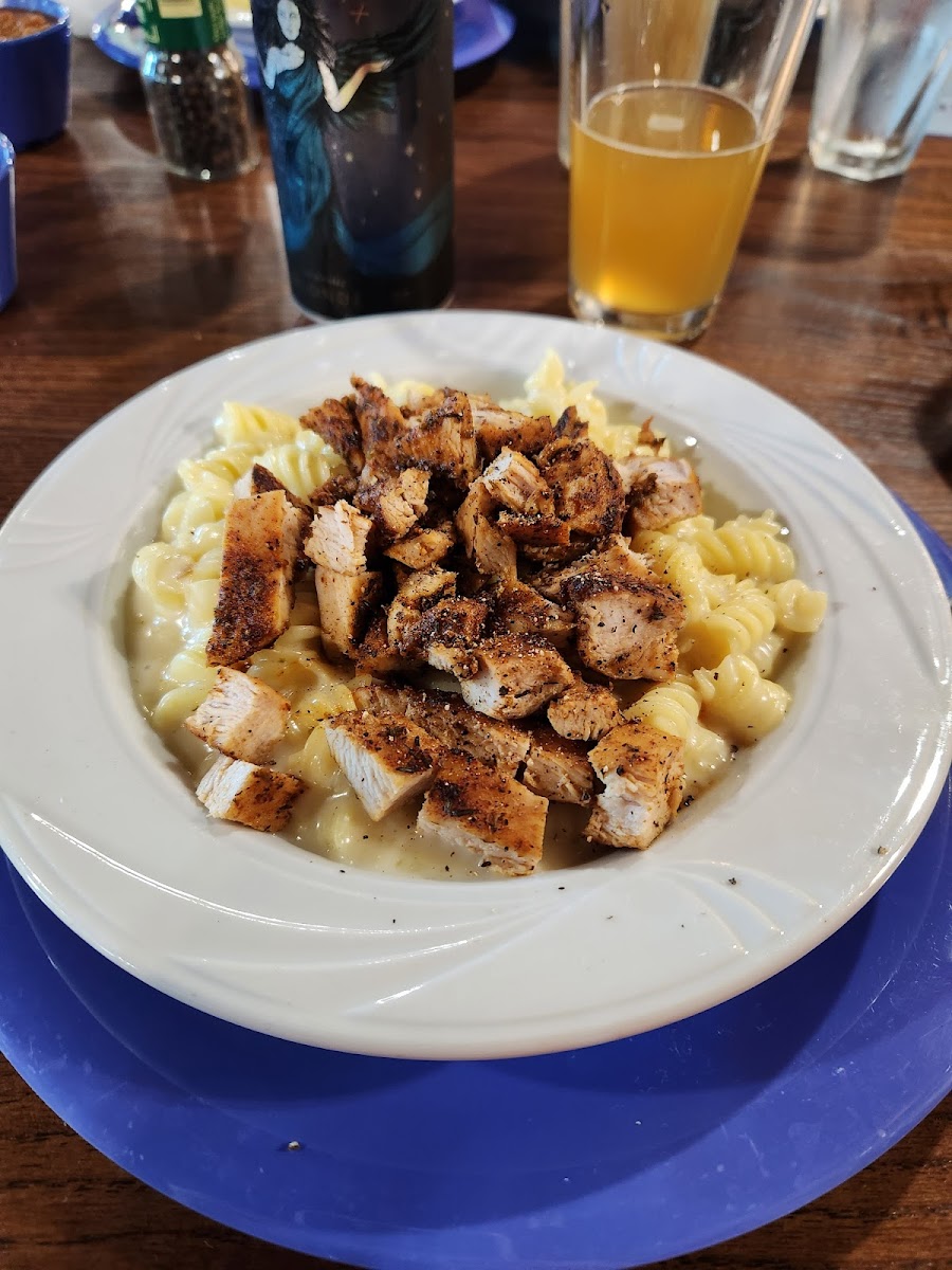 Queso Mac and Cheese with Blackened Chicken