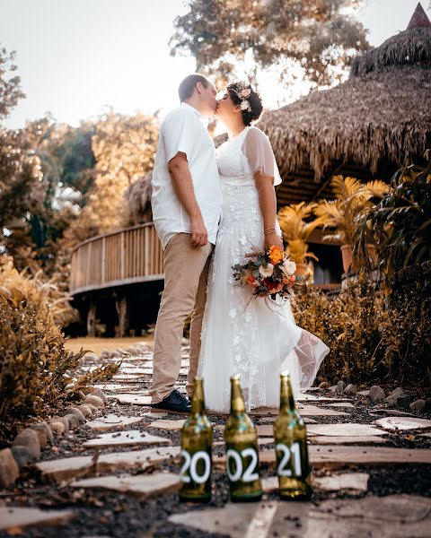 Bröllopsfotograf Jeison Jiemenez (jeisonfotos). Foto av 17 oktober 2021