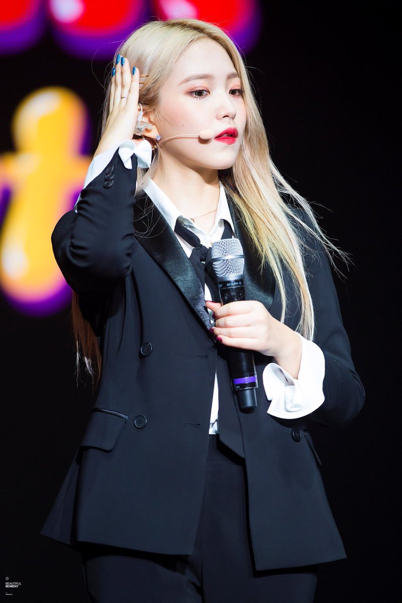 9 Times Red Velvet's Yeri Radiated CEO Vibes In A Blazer - Koreaboo