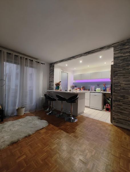 Location meublée appartement 2 pièces 51 m² à Dugny (93440), 970 €