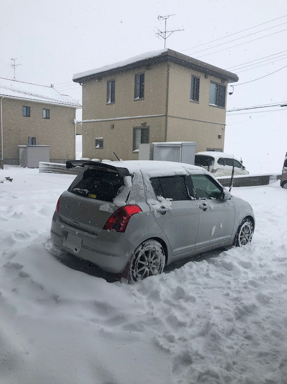 スイフトの雪が降ってきた・雪がにあう・JWRCに関するカスタム事例の投稿画像1枚目