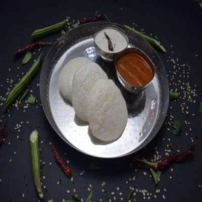 Idlis With Chutney & Sambar