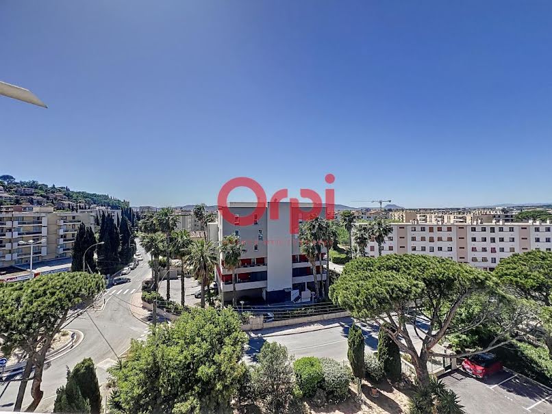 Location  appartement 4 pièces 81 m² à Saint-raphael (83700), 1 400 €