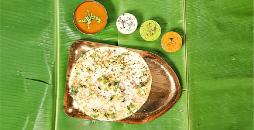 Butter Onion Uttapam