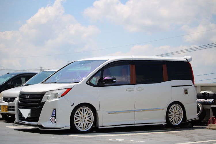 ノアの一眼レフ初心者・一眼レフ練習・シーサーくん・博多織に関するカスタム事例の投稿画像1枚目