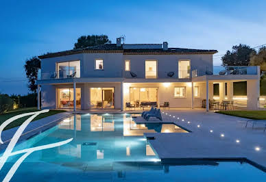 House with pool 1