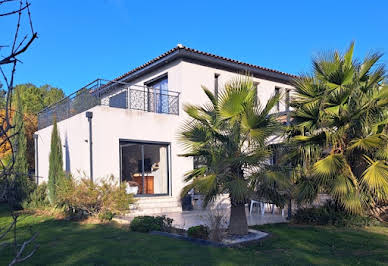 Maison avec piscine et terrasse 2