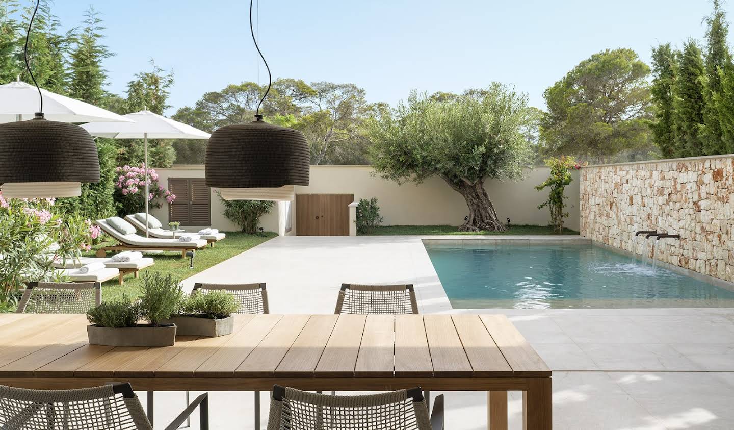 House with pool and garden Cala Figuera