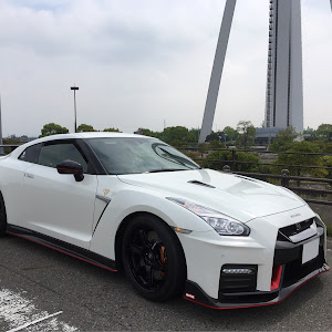 NISSAN GT-R