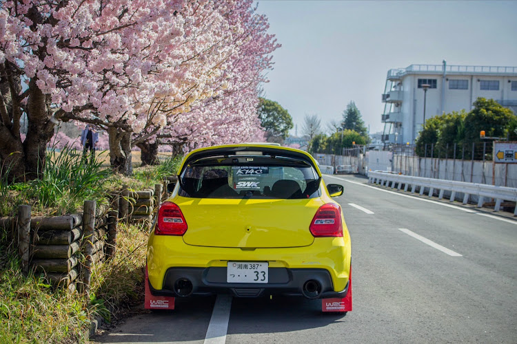 スイフトスポーツのスイスポ・zc33s・桜・桜とコラボ・ドライブに関するカスタム事例の投稿画像2枚目