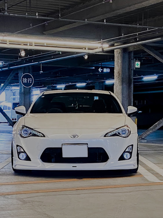 86の白ホイ白ボディ・4月もよろしくお願い致します🌸・A PITオートバックス京都四条・86BRZ・車が好きな人と繋がりたいに関するカスタム事例の投稿画像2枚目