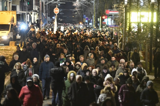 AFP: Sporni izbori u Srbiji - nekoliko hiljada demonstranata u Beogradu